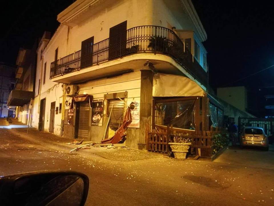 Roxi bar scafati bomba