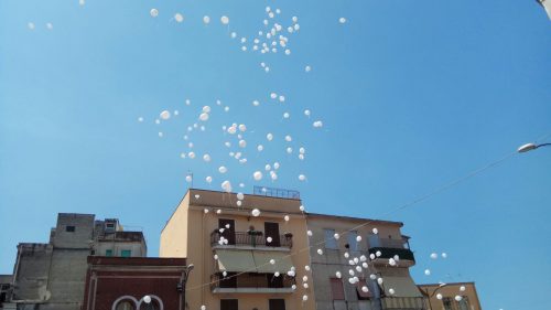 torre annunziata funerali crollo palloncini
