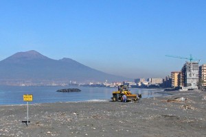 Castellammare, il Movimento 5 Stelle denuncia: “Bisogna tutelare l’arenile”