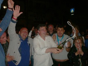 1. Neo Eletto Sindaco di Brusciano Giosy Romano. Corteo notturno con spumante 27.5.2013