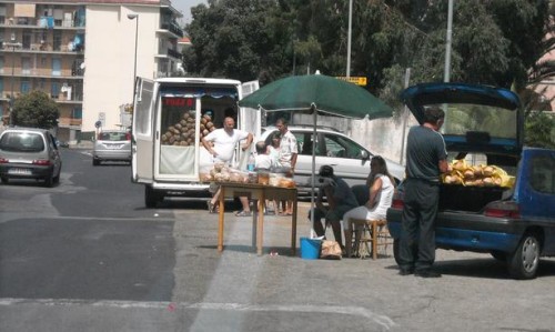 vendita abusiva del pane a Napoli