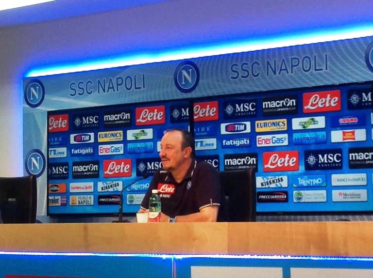 Benitez Conferenza CV2