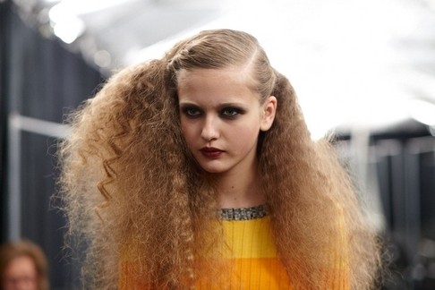 acconciatura-asimmetrica