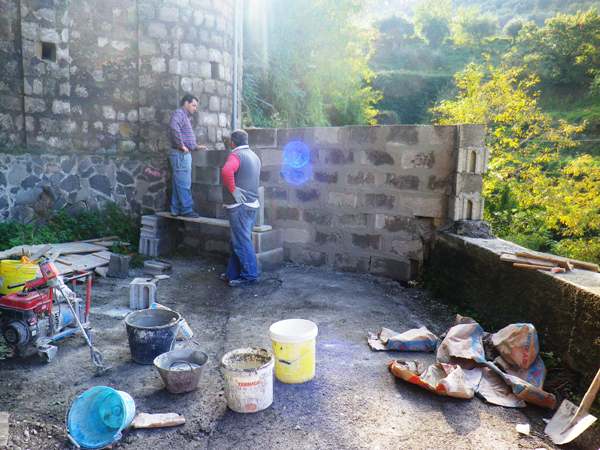 Castellammare_via_Fratte_muro_fontanella