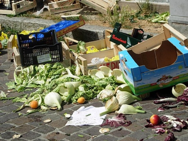 rifiuti mercato