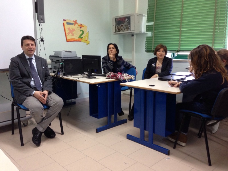 Piccoli giornalisti crescono a Sant’Anastasia, l’incontro con il sub-commissario