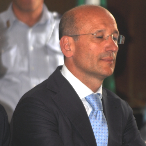 Sica deve risolvere i suoi conflitti d’interesse