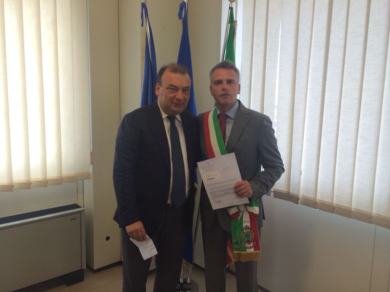 Energia sostenibile, Capasso firma la convenzione: in arrivo 377mila euro
