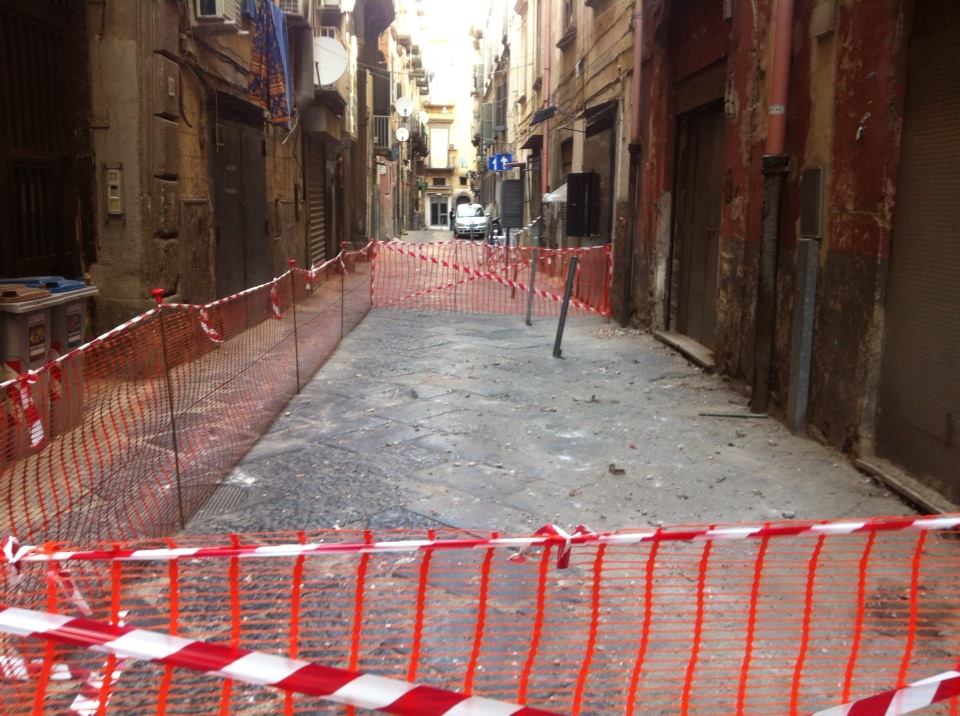 Napoli crolla ancora: paura nei pressi di Palazzo Cavalcanti