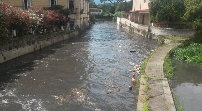 Scafati, inchiesta sul dramma del fiume Sarno: il sindaco Aliberti denuncia ritardi dalla Regione Scafati, inchiesta sul dramma del fiume Sarno: il sindaco Aliberti denuncia ritardi dalla Regione
