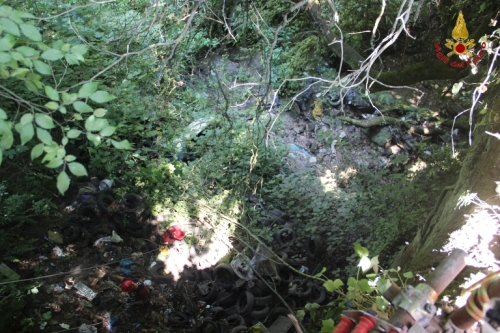 discarica terra dei fuochi 4