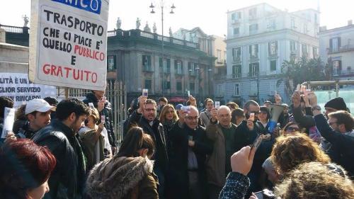 flash_mob_contro_il_caro_tic