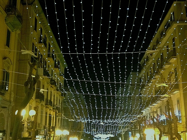 Castellammare, Quartieri Uniti illumina Ponte Persica