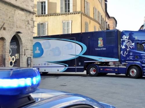 baci perugina polizia