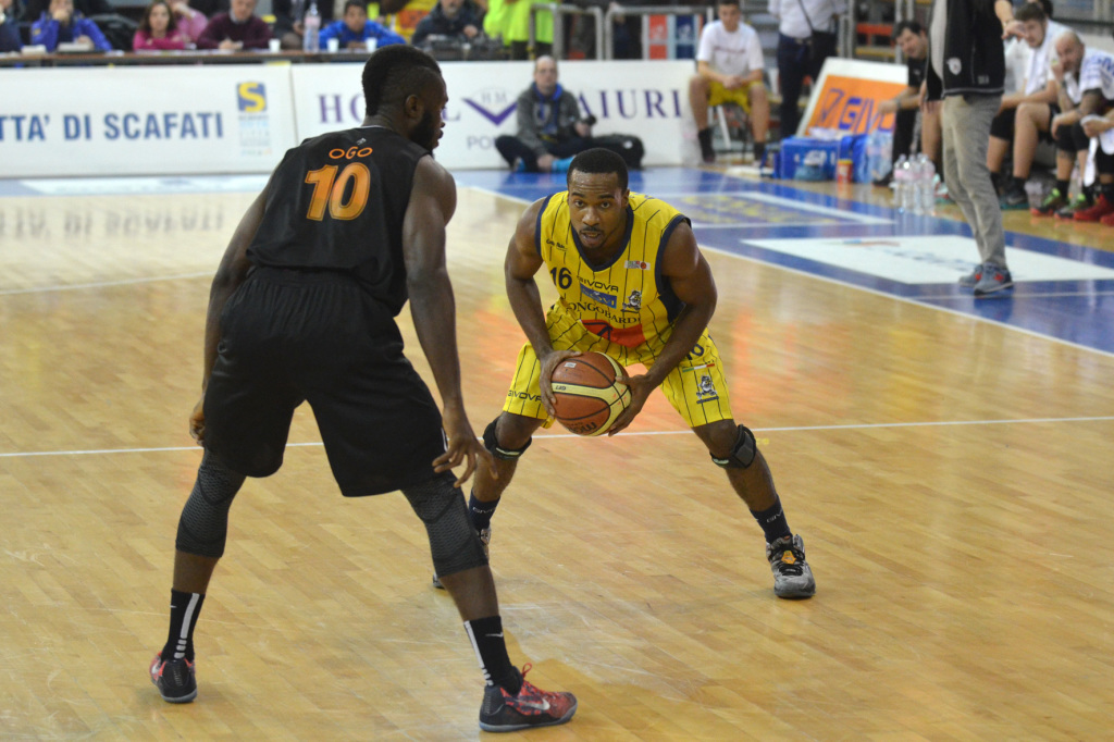 adegboye difende su mayo