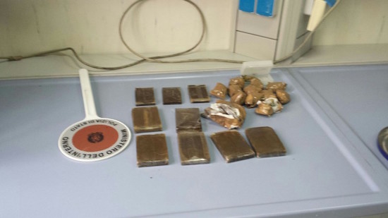 Camorra a Portici, blitz antidroga: quattro arrestati
