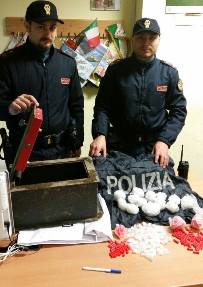 Droga nella cassaforte nei giardini, arrestato pusher 18enne VIDEO