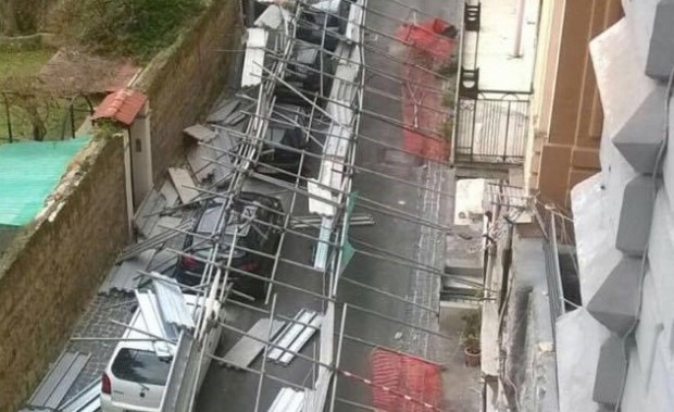 Maltempo a Napoli, sfiorata più volte la tragedia