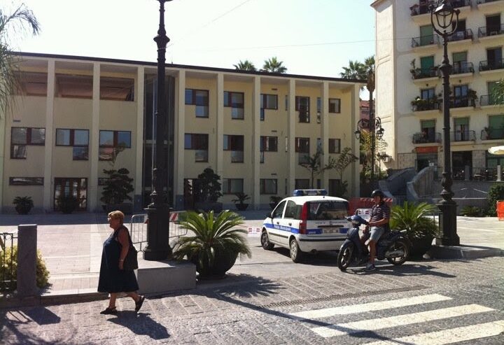Vico Equense, per famiglie in difficoltà 40mila euro di agevolazioni sulla TARI: pubblicato il bando