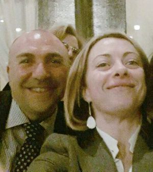 Giuseppe Annone in un selfie con Giorgia Meloni
