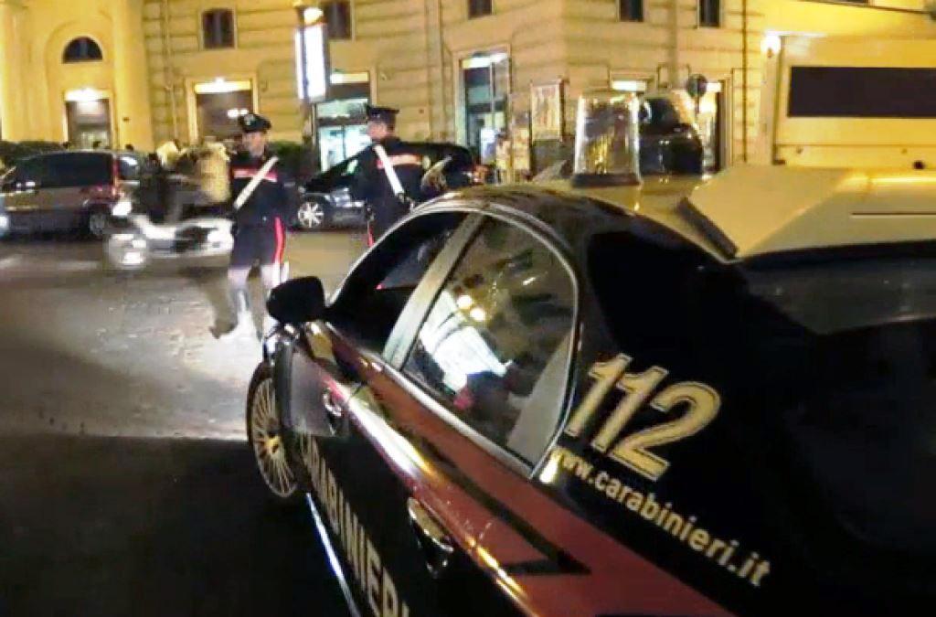 Spacciavano a piazza Bellini durante la movida, arrestati tre pusher del Gambia