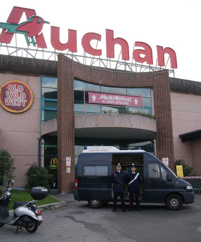 CARABINIERI AUCHAN