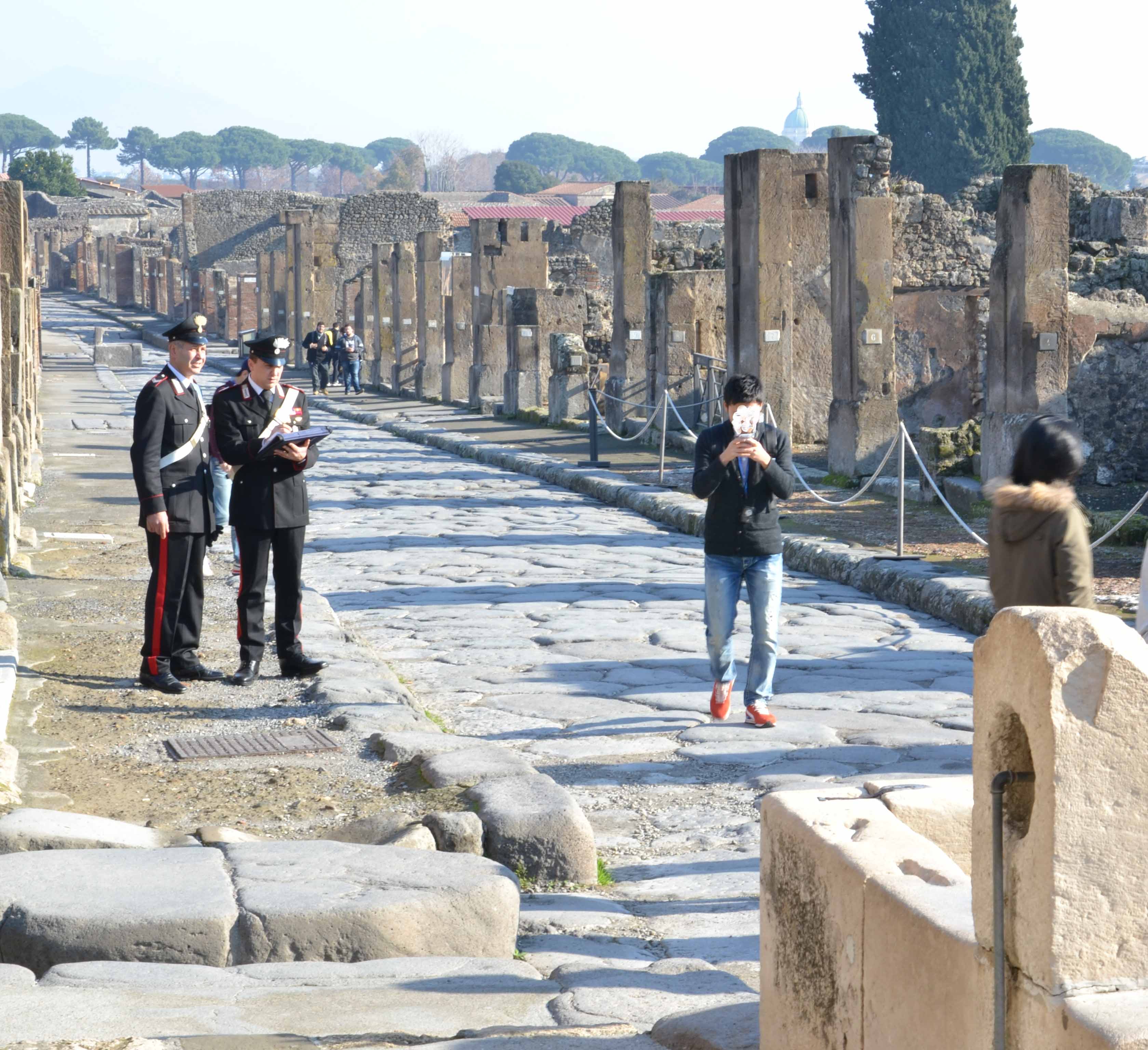 Caos Scavi di Pompei, inchiesta sul crollo. Ancora tensioni lavoratori-Soprintendenza