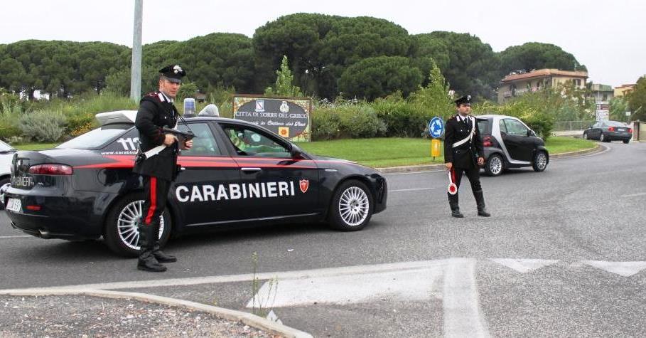 Torre del Greco: truffa dello specchietto.  Presi dai Carabinieri appena prima di incassare il risarcimento