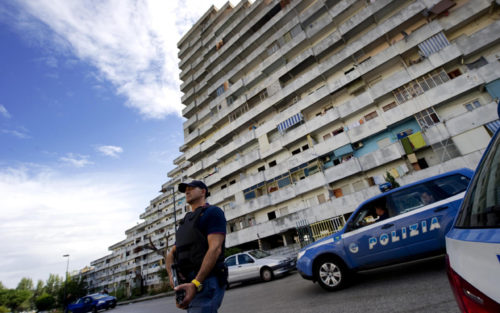 scampia polizia