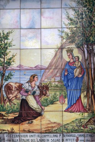 edicola-madonna-del-lauro-stazione