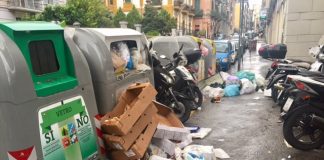 Vomero, via Solimena: un’altra mini discarica a cielo aperto
