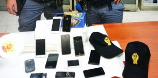 Napoli, aveva con sé 12 cellulari: arrestato 27enne dopo la fuga