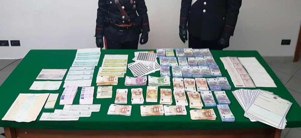 180mila-euro-e-documenti-falsi-castellammare-1