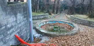 Castellammare, scempio a “Quisisana”: pali sul sentiero borbonico