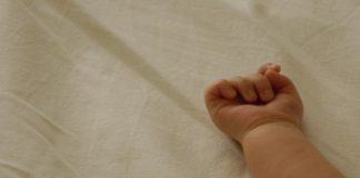 Salerno, neonato di 3 mesi positivo alla cocaina: è grave
