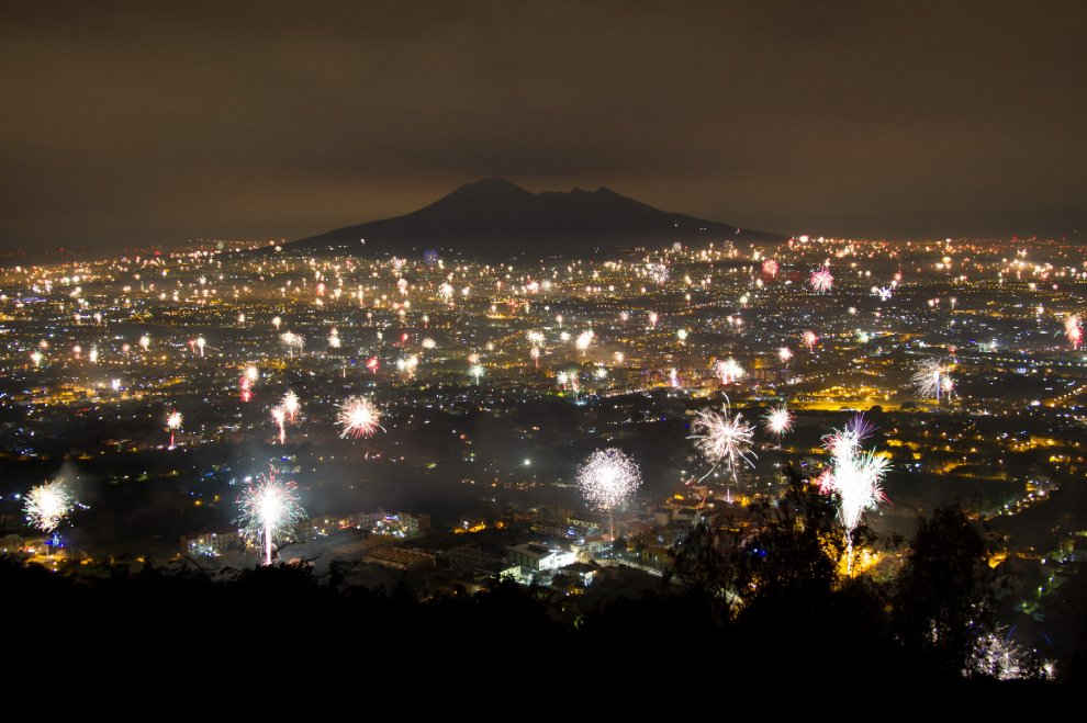 Capodanno, 47 feriti, 8 minori. Due persone colpite da proiettili