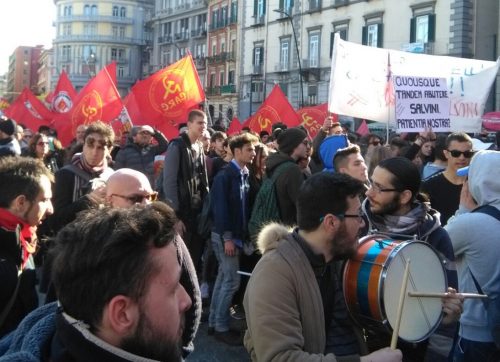 matteo salvini napoli corteo 8