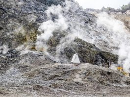 che succede ai campi flegrei