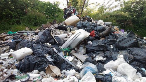 montagna di immondizia agnano