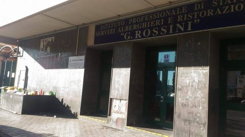 piazzetta bagnoli alberghiero 2