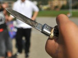 napoli aggressione coltello