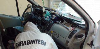 Torre Annunziata, ferisce la moglie poi si consegna ai carabinieri: arrestato torre annunziata carabinieri moglie