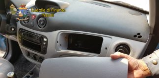 giugliano cocaina auto abbandonata 1