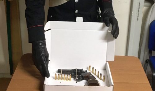 pompei revolver carabinieri
