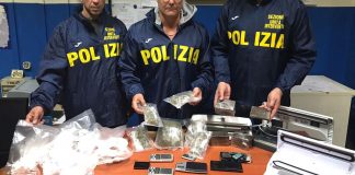 Tre chili di droga in casa, blitz al rione Traiano: arrestato 27enne rione traiano droga in casa