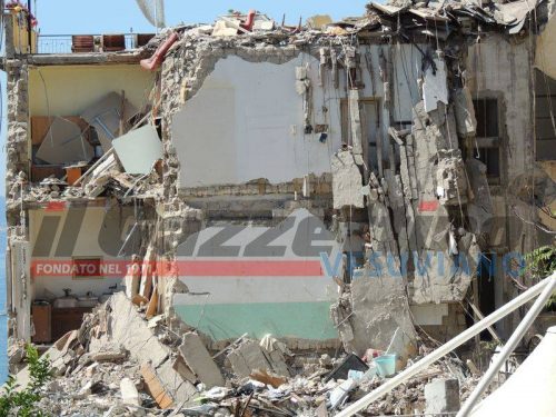 crollo palazzina torre annunziata