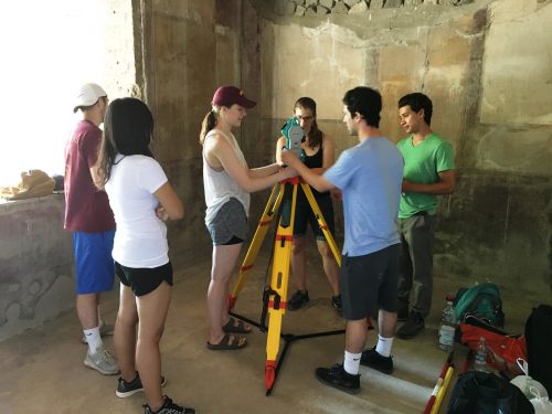 stabiae gli studenti dell'università americana effettuano rilievi