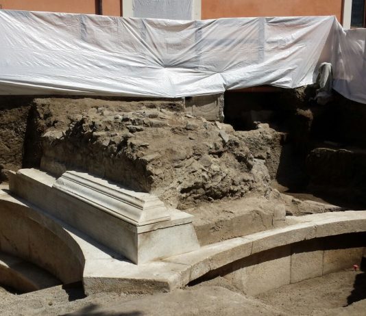 scavi di pompei epigrafe san paolino 12