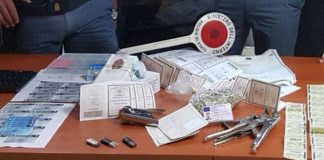 Napoli, arrestato il “maestro” della contraffazione: blitz al rione Sanità