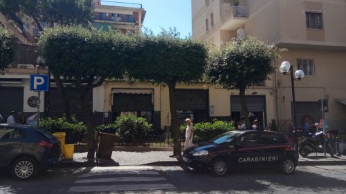 torre annunziata serrande abbassate